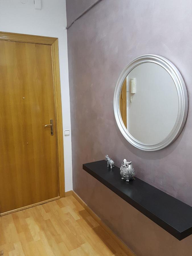 Habitacion En Piso Compartido Cerca Del Camp Nou Оспиталет де Лобрегат Екстериор снимка
